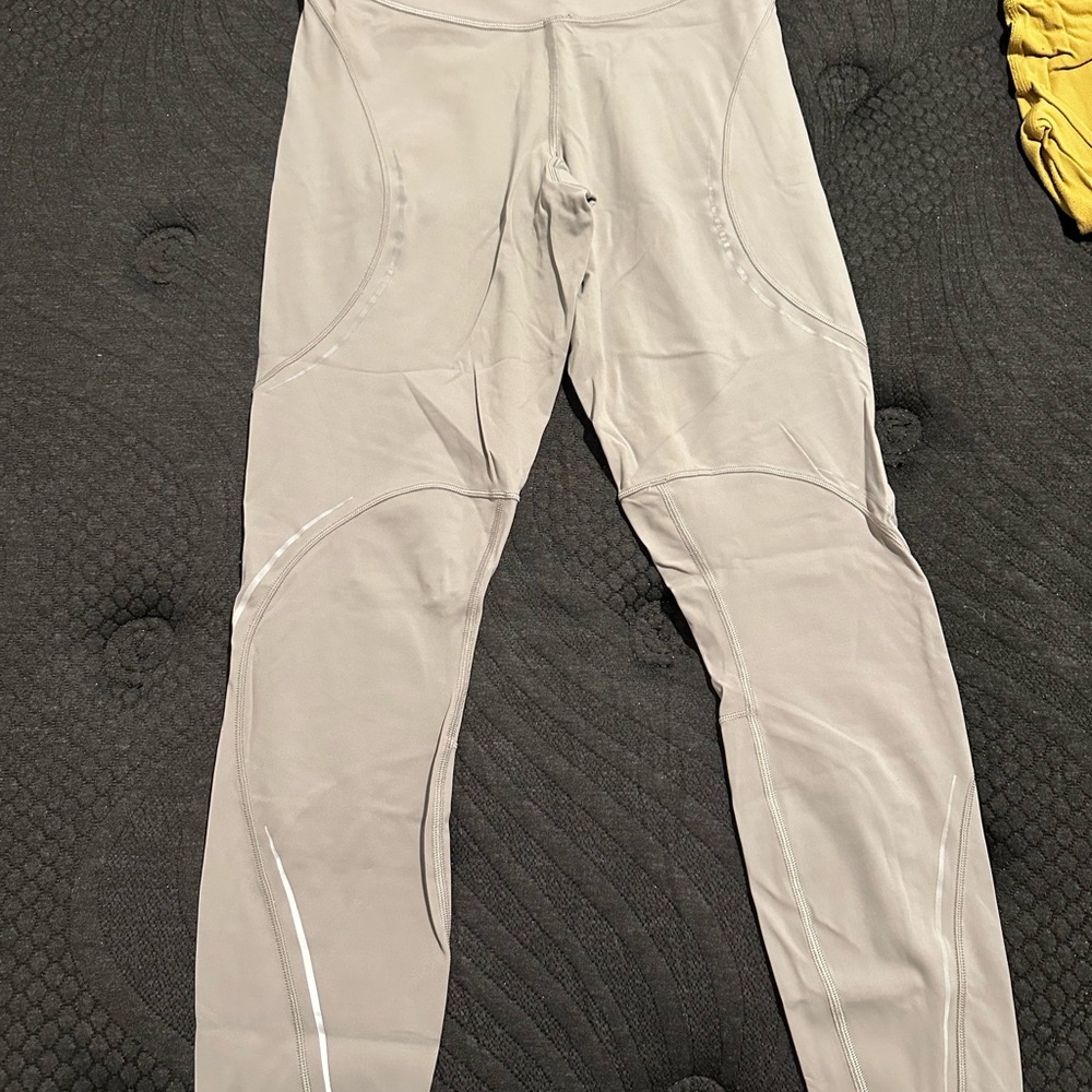 Lululemon Athletica - Base Pace 25” - Grey reflective